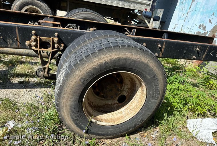 image for item ED4326 2011 International DuraStar 4300 truck cab and chassis