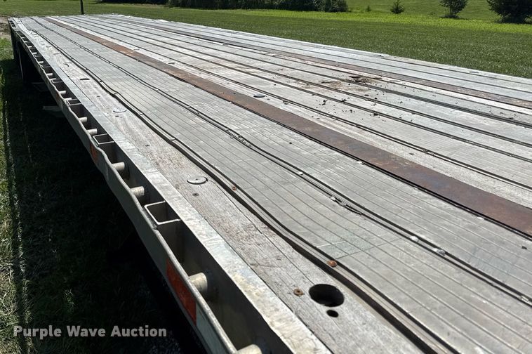 image for item ED4377 2005 Transcraft  drop deck trailer