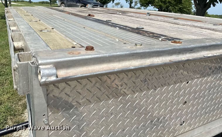 image for item ED4377 2005 Transcraft  drop deck trailer