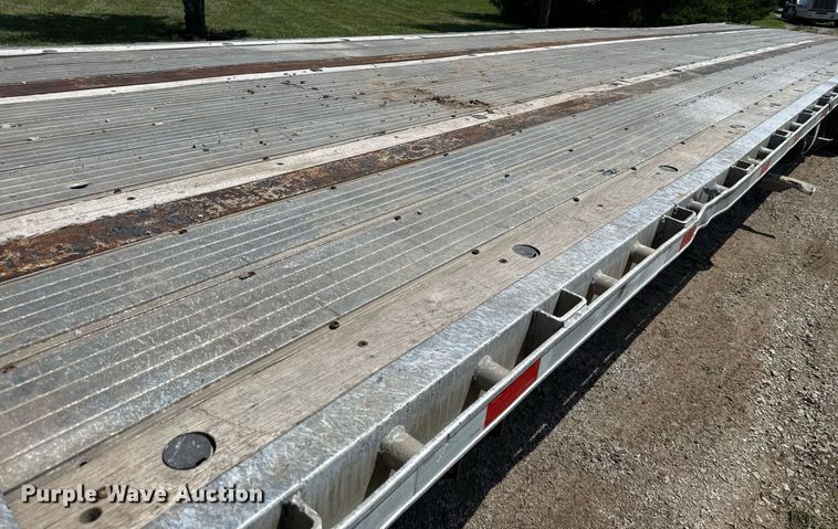 image for item ED4377 2005 Transcraft  drop deck trailer