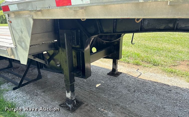 image for item ED4377 2005 Transcraft  drop deck trailer