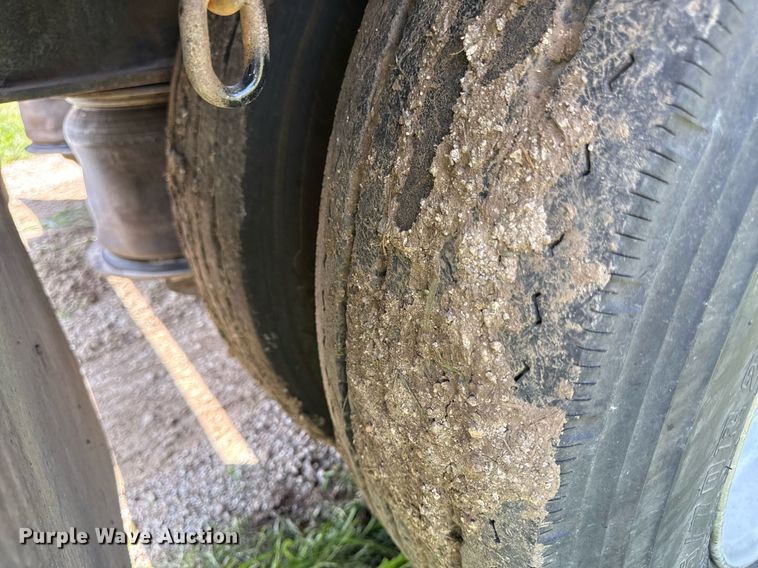 image for item ED4377 2005 Transcraft  drop deck trailer