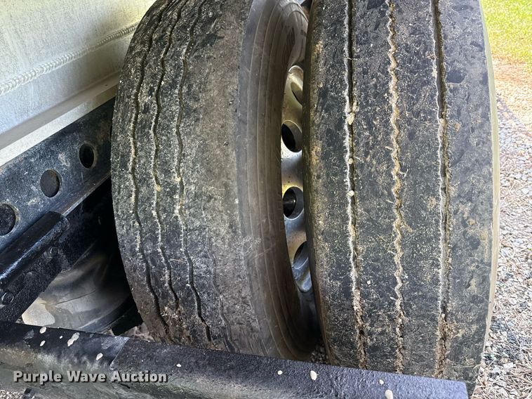 image for item ED4378 2016 Benson flatbed trailer