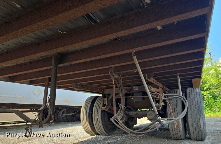 image for item EF1785 2005 Utility Trailers VS2DC dry van trailer