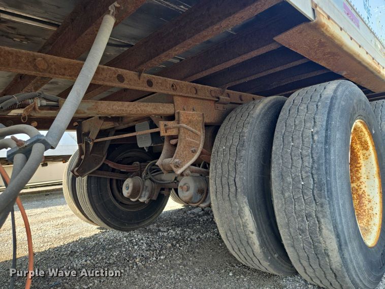 image for item EF1785 2005 Utility Trailers VS2DC dry van trailer