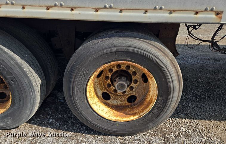 image for item EF1785 2005 Utility Trailers VS2DC dry van trailer