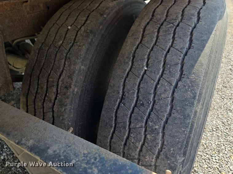 image for item EF1785 2005 Utility Trailers VS2DC dry van trailer