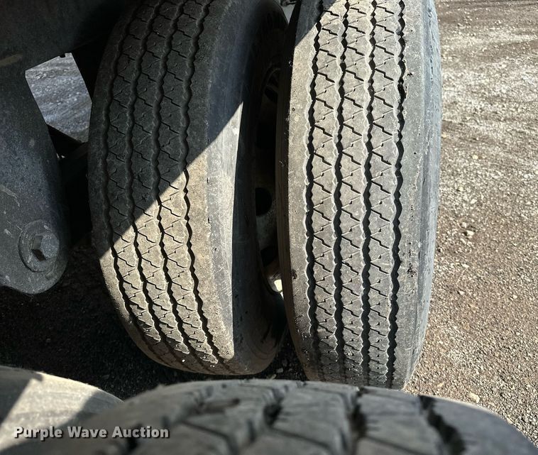 image for item EF1786 2012 Dorsey dry van trailer