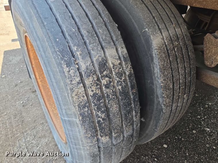 image for item EF1787 2001 Trailmobile dry van trailer