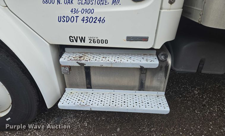 image for item EF1788 2009 Freightliner Business Class M2 box truck