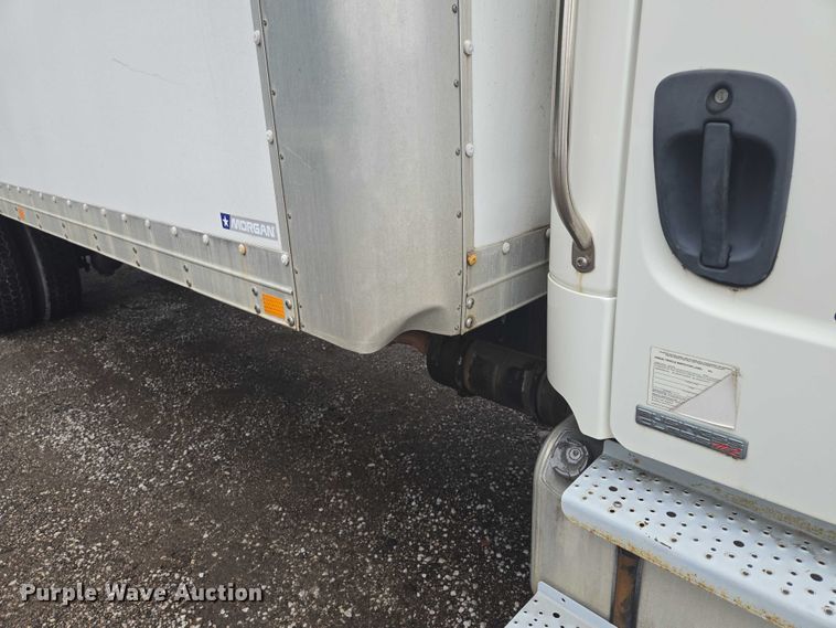 image for item EF1788 2009 Freightliner Business Class M2 box truck