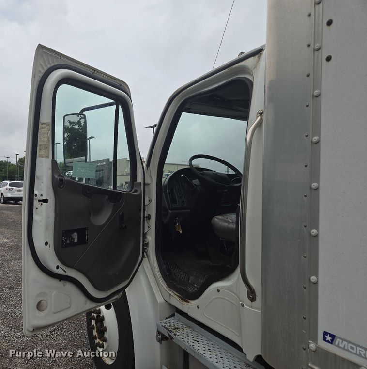 image for item EF1788 2009 Freightliner Business Class M2 box truck