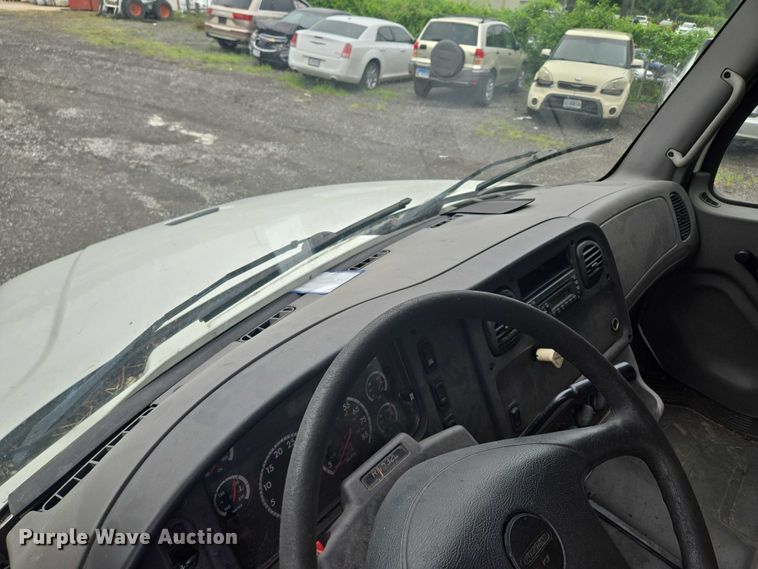 image for item EF1788 2009 Freightliner Business Class M2 box truck