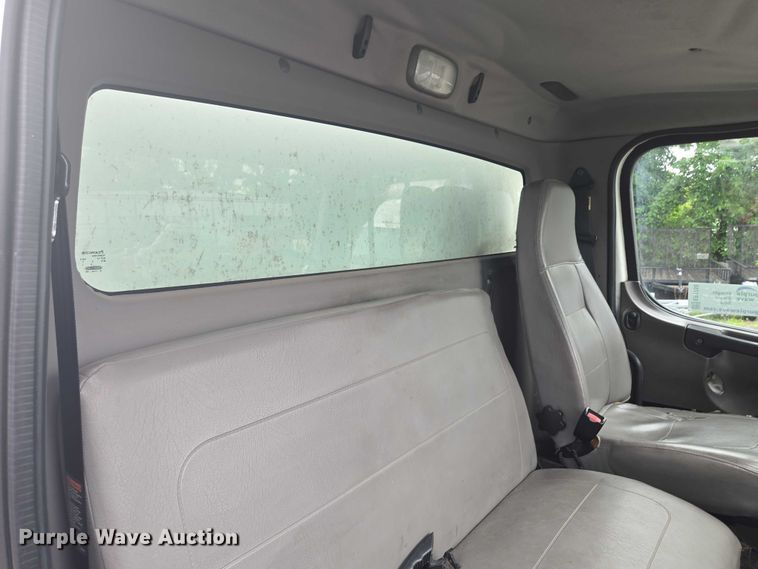image for item EF1788 2009 Freightliner Business Class M2 box truck