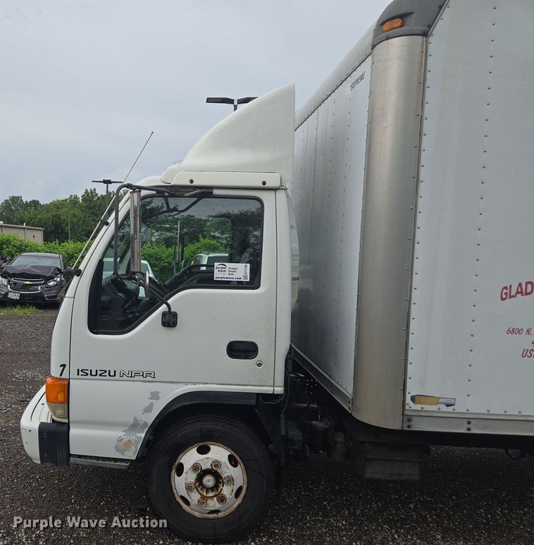 image for item EF1790 2002 Isuzu NPR box truck