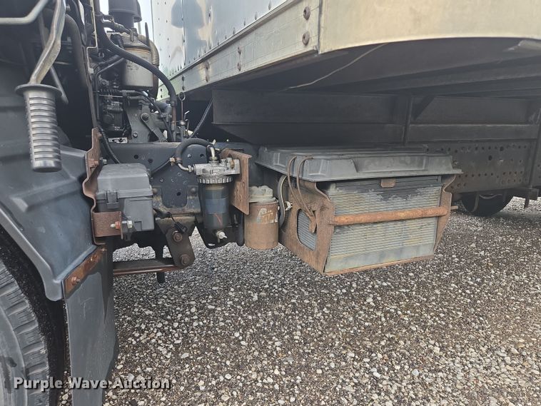 image for item EF1790 2002 Isuzu NPR box truck