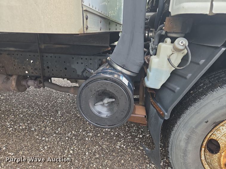 image for item EF1790 2002 Isuzu NPR box truck