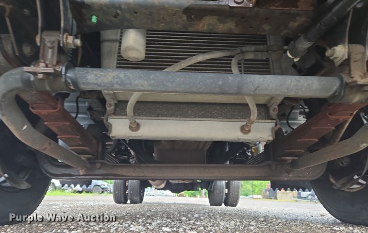 image for item EF1790 2002 Isuzu NPR box truck