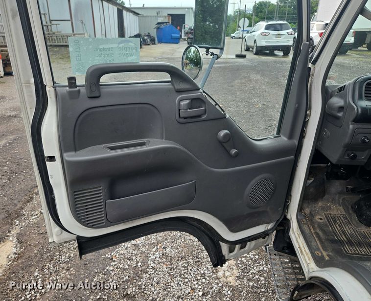 image for item EF1790 2002 Isuzu NPR box truck