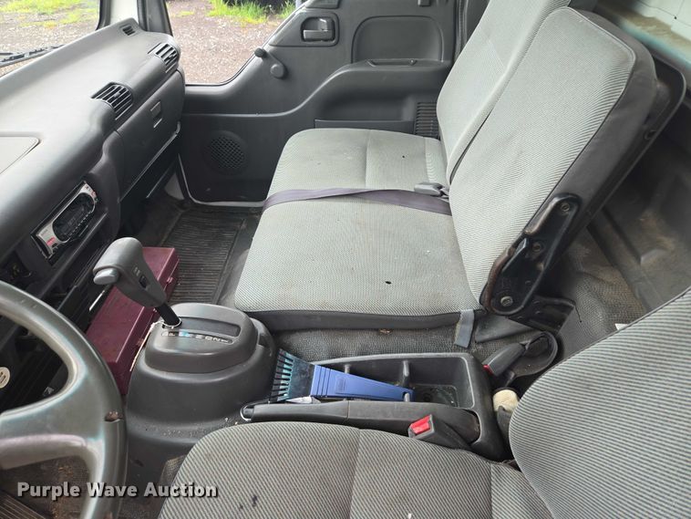 image for item EF1790 2002 Isuzu NPR box truck