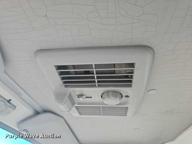 image for item EF1790 2002 Isuzu NPR box truck