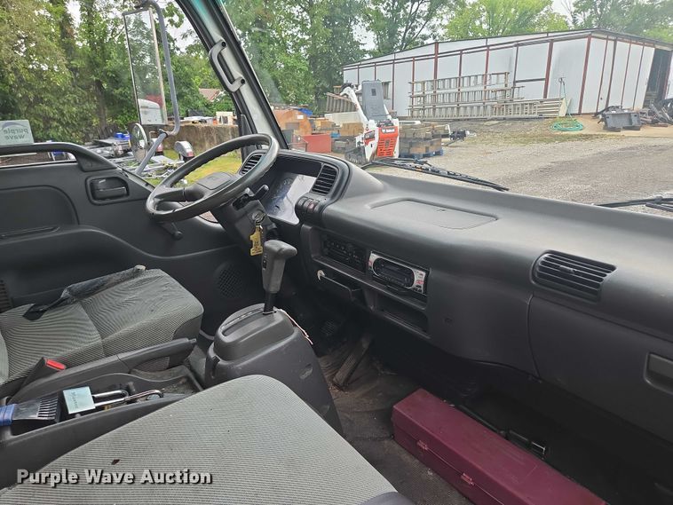 image for item EF1790 2002 Isuzu NPR box truck