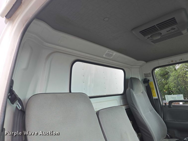 image for item EF1790 2002 Isuzu NPR box truck