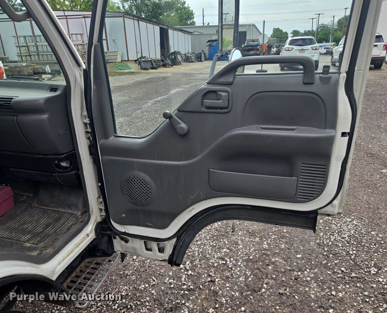 image for item EF1790 2002 Isuzu NPR box truck