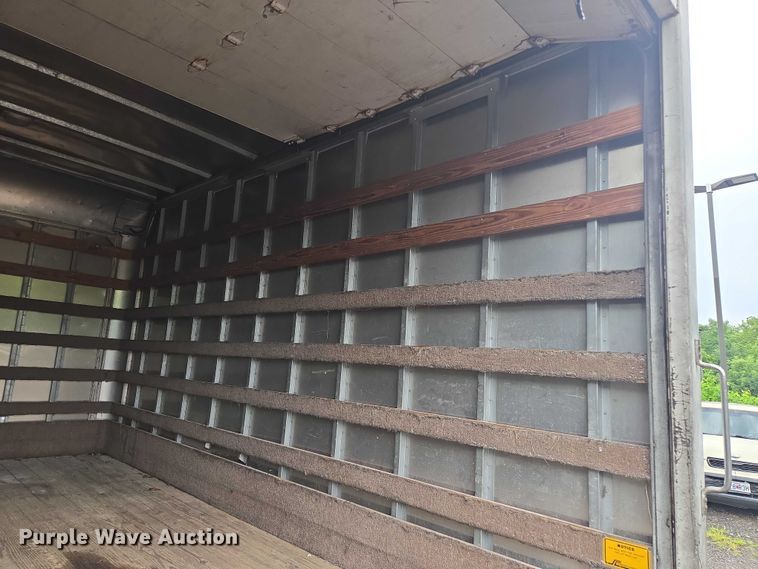 image for item EF1790 2002 Isuzu NPR box truck