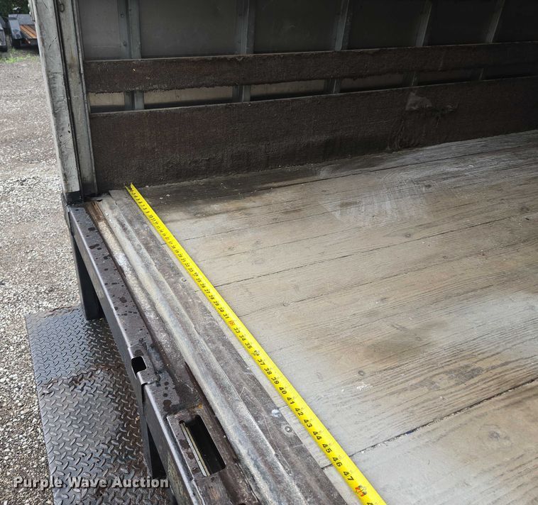 image for item EF1790 2002 Isuzu NPR box truck