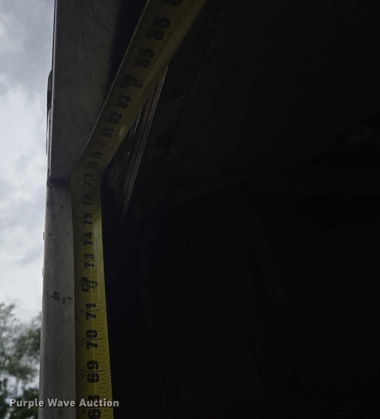 image for item EF1790 2002 Isuzu NPR box truck