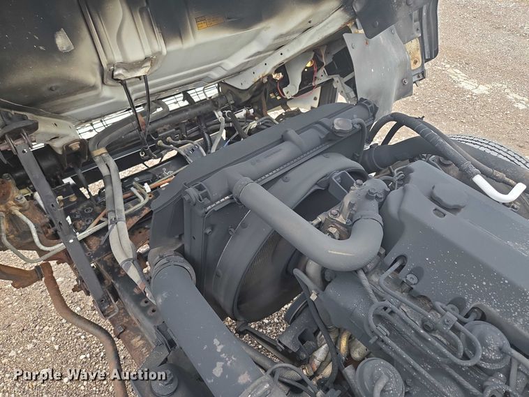 image for item EF1790 2002 Isuzu NPR box truck