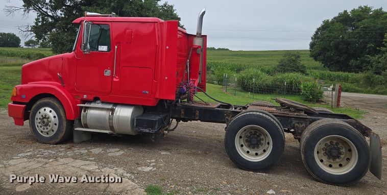 image for item EF1795 1988 WhiteGMC WIA Areo semi truck