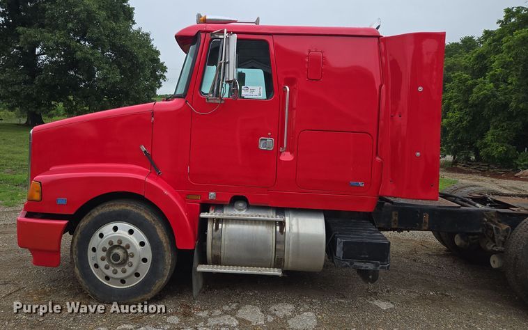 image for item EF1795 1988 WhiteGMC WIA Areo semi truck