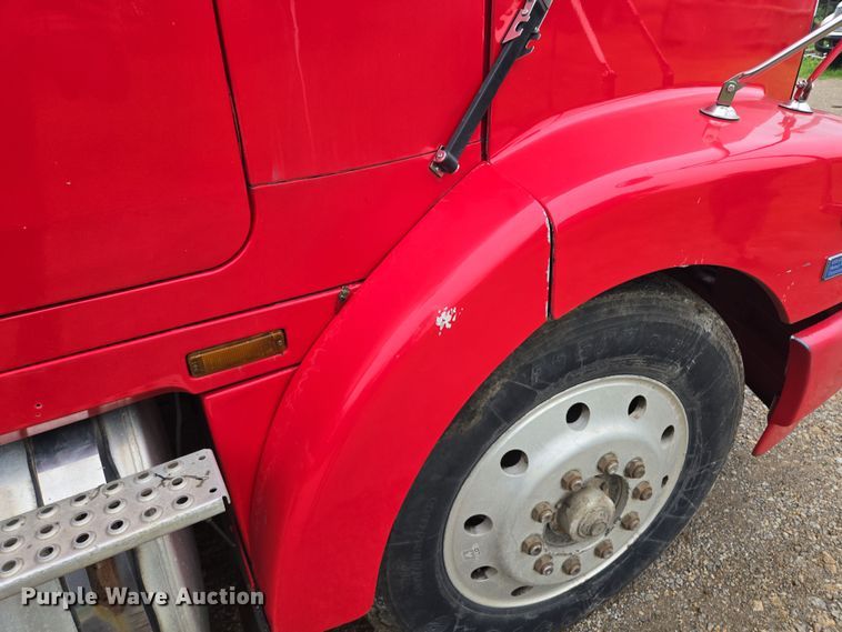 image for item EF1795 1988 WhiteGMC WIA Areo semi truck