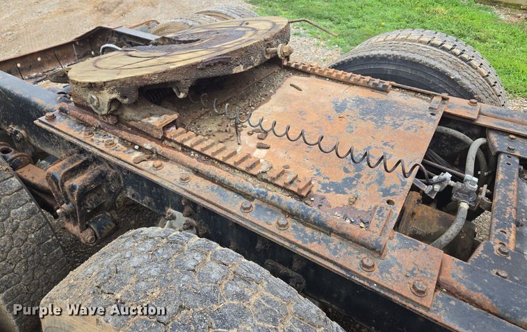 image for item EF1795 1988 WhiteGMC WIA Areo semi truck