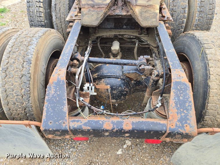 image for item EF1795 1988 WhiteGMC WIA Areo semi truck