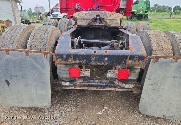 image for item EF1795 1988 WhiteGMC WIA Areo semi truck