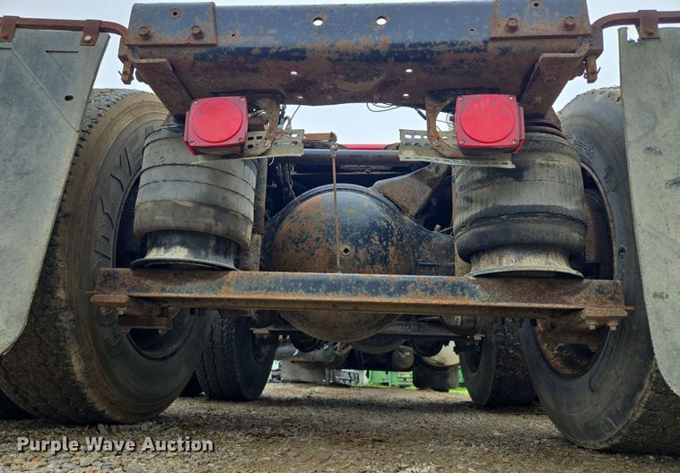 image for item EF1795 1988 WhiteGMC WIA Areo semi truck