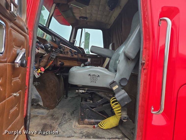 image for item EF1795 1988 WhiteGMC WIA Areo semi truck