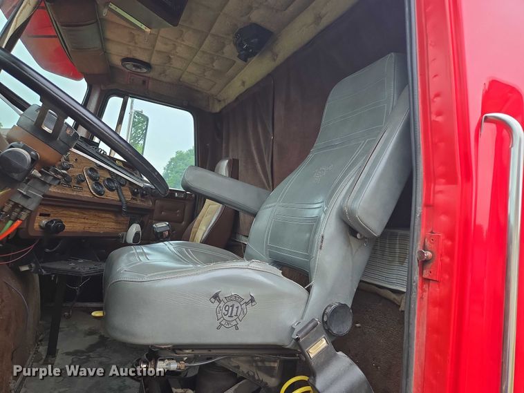 image for item EF1795 1988 WhiteGMC WIA Areo semi truck