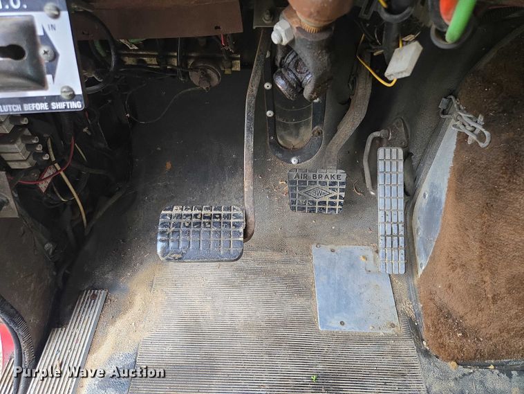 image for item EF1795 1988 WhiteGMC WIA Areo semi truck