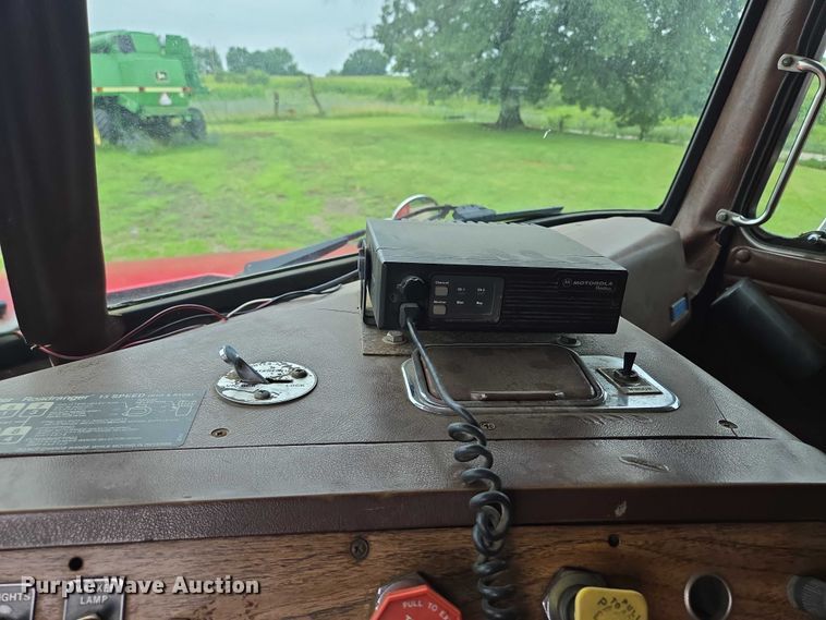 image for item EF1795 1988 WhiteGMC WIA Areo semi truck