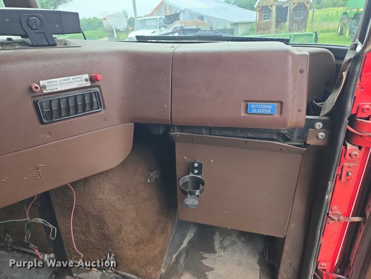 image for item EF1795 1988 WhiteGMC WIA Areo semi truck