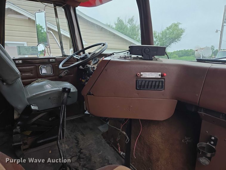 image for item EF1795 1988 WhiteGMC WIA Areo semi truck