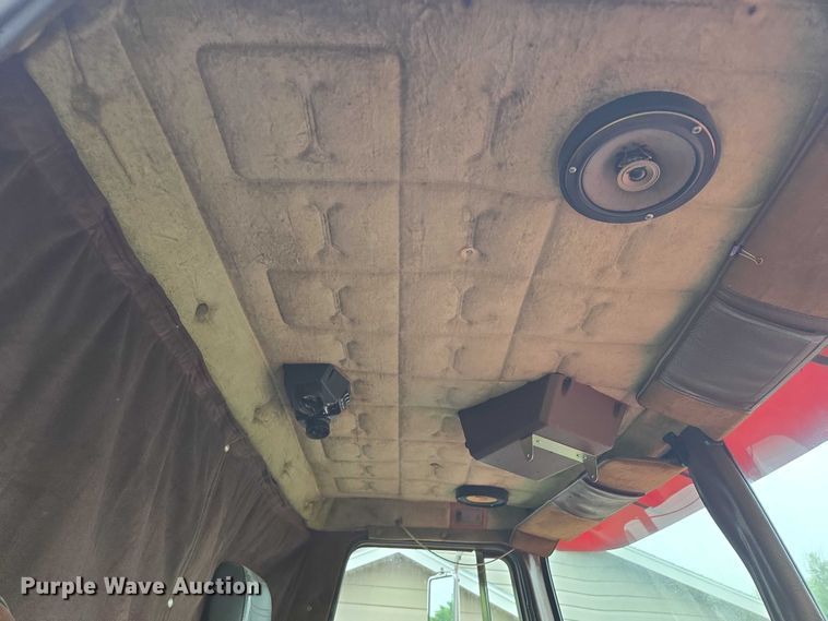 image for item EF1795 1988 WhiteGMC WIA Areo semi truck