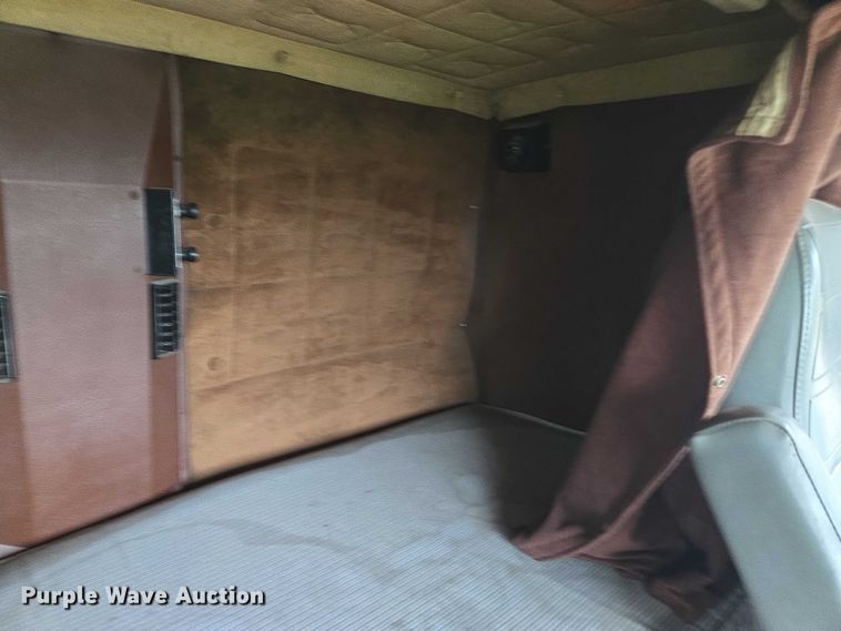 image for item EF1795 1988 WhiteGMC WIA Areo semi truck