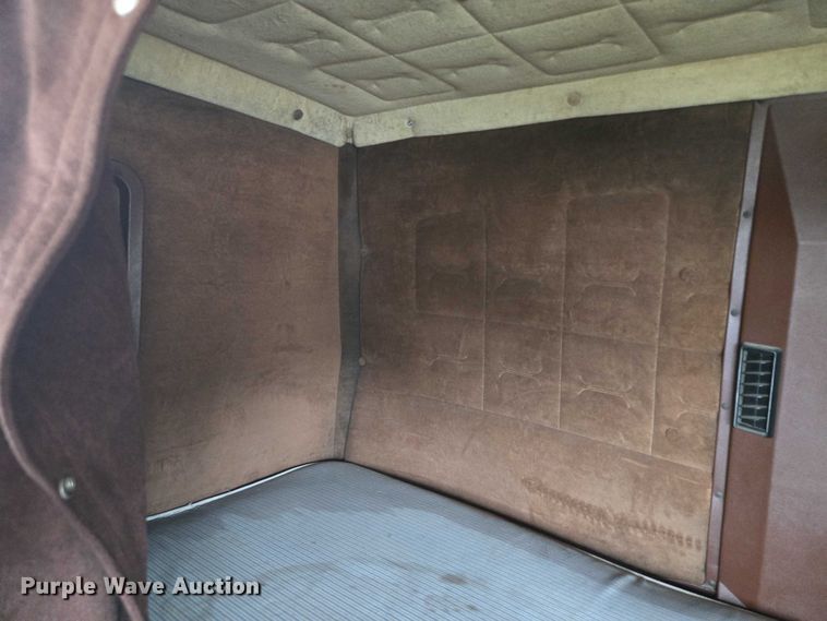 image for item EF1795 1988 WhiteGMC WIA Areo semi truck