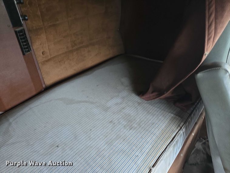 image for item EF1795 1988 WhiteGMC WIA Areo semi truck