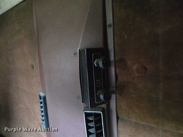 image for item EF1795 1988 WhiteGMC WIA Areo semi truck